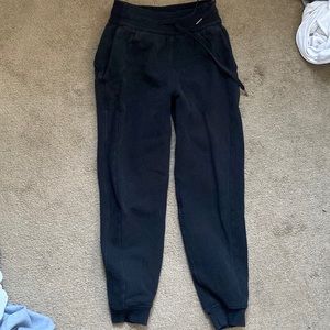 Lululemon scuba sweatpants size 0 black